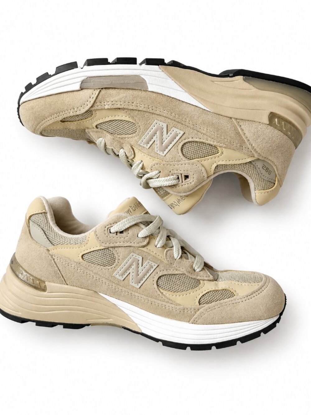 New Balance 992 Made in USA Beige Tan Suede Sneakers Men's 6 Women's 7.5